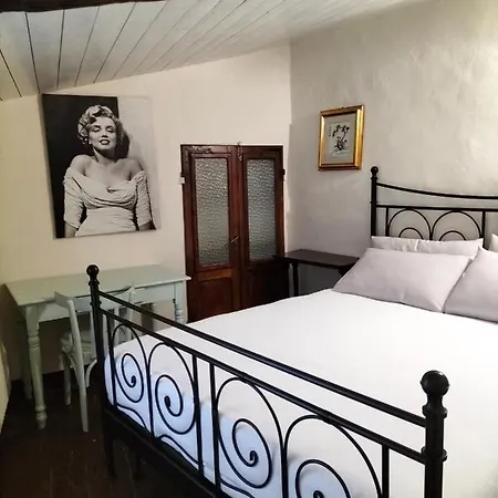 La Chicca Piccola Casina In Affitto Nel Borgo Antico Di Bo