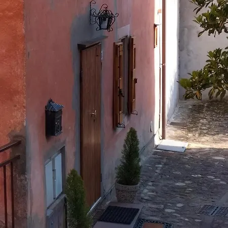 Lägenhet La Chicca Piccola Casina In Affitto Nel Borgo Antico Di Bo