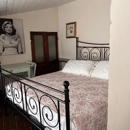 La Chicca Piccola Casina In Affitto Nel Borgo Antico Di Bo Lägenhet