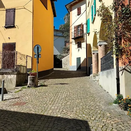 La Chicca Piccola Casina In Affitto Nel Borgo Antico Di Bo Gaggio Montano